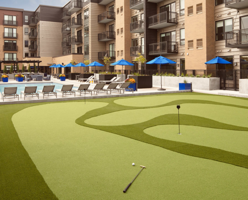 Putting green on the rooftop terrace